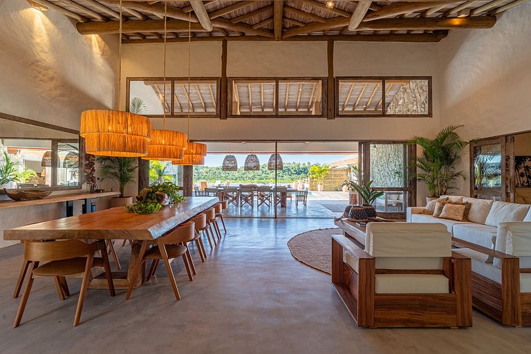 Bah074 - Imposing house over Trancoso River valley