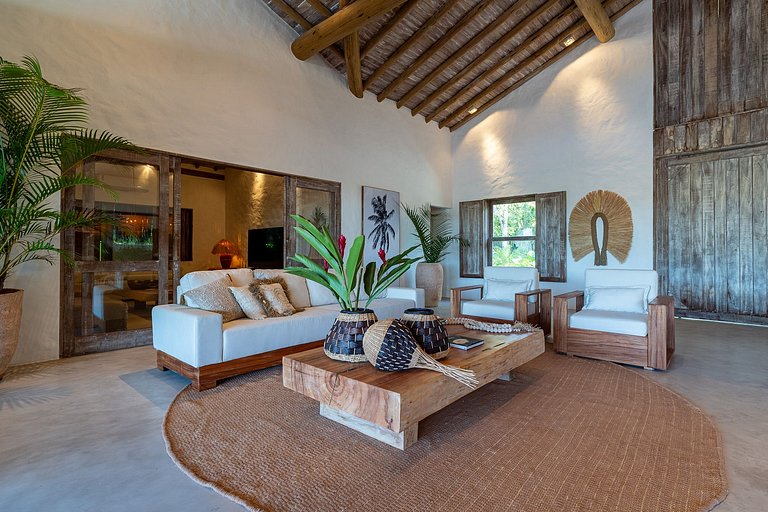 Bah074 - Imposing house over Trancoso River valley