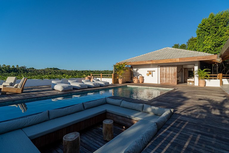 Bah074 - Imposing house over Trancoso River valley