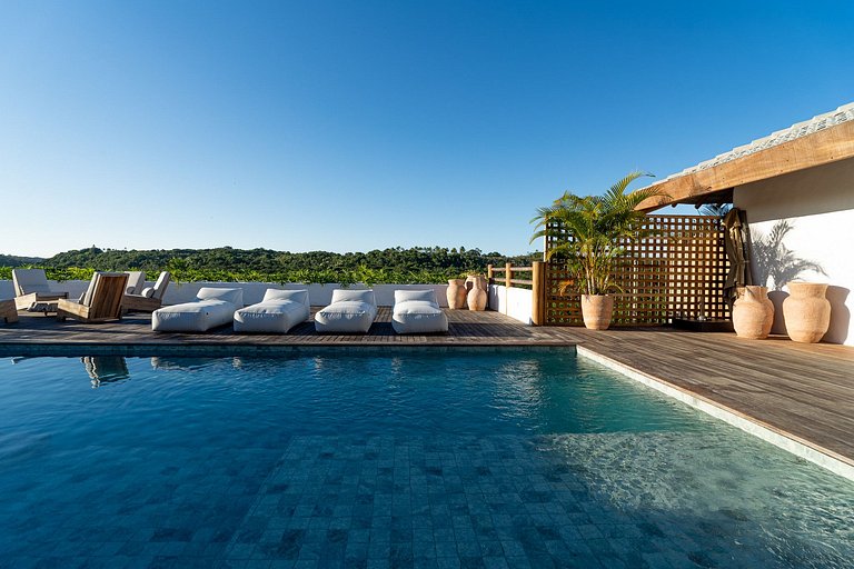 Bah074 - Imposing house over Trancoso River valley