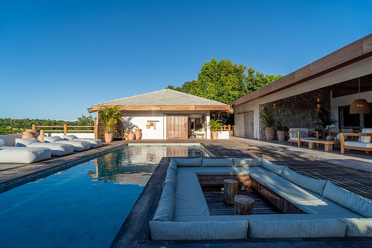 Bah074 - Imposing house over Trancoso River valley