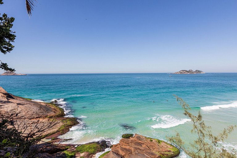 Rio025 - Stunning Beachfront Villa in Joatinga