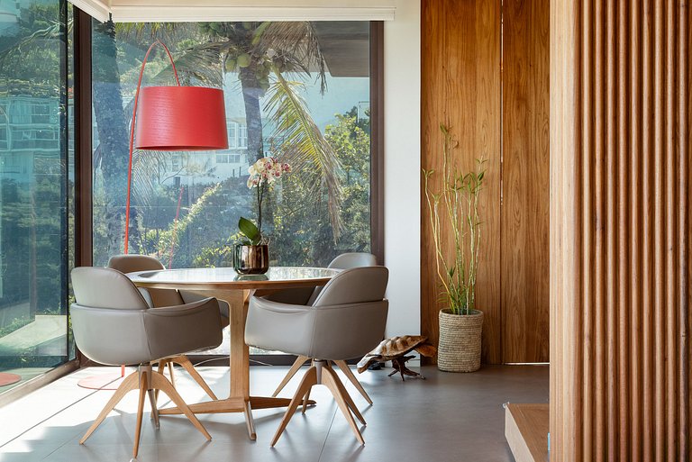 Rio025 - Stunning Beachfront Villa in Joatinga