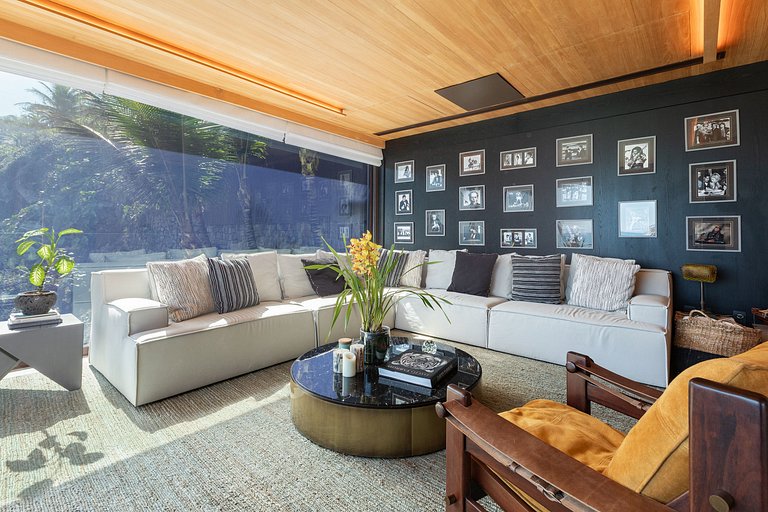 Rio025 - Stunning Beachfront Villa in Joatinga