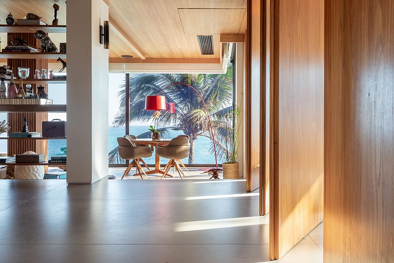 Rio025 - Stunning Beachfront Villa in Joatinga