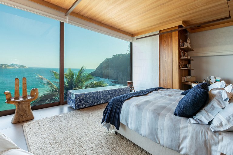 Rio025 - Stunning Beachfront Villa in Joatinga