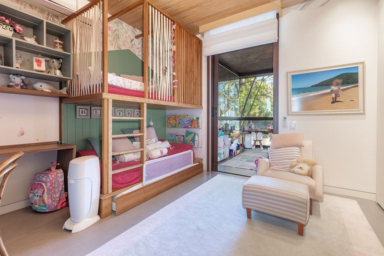 Rio025 - Stunning Beachfront Villa in Joatinga