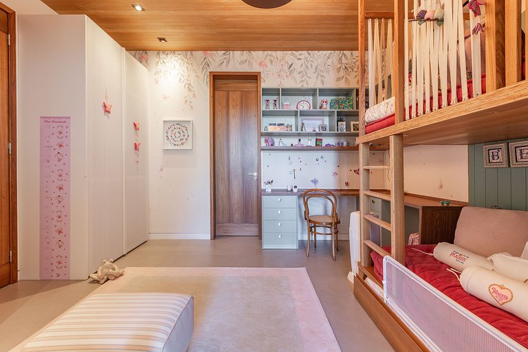 Rio025 - Stunning Beachfront Villa in Joatinga