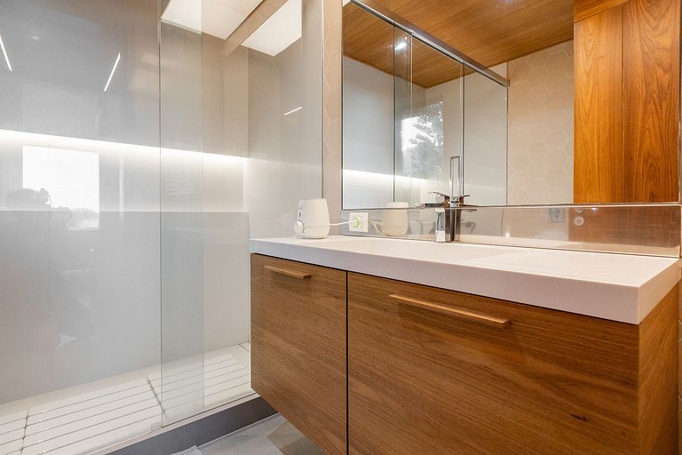 Rio025 - Stunning Beachfront Villa in Joatinga