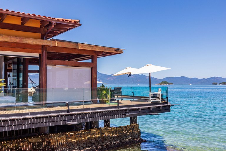 Ang064 - Maison de luxe en bord de mer à Angra dos Reis