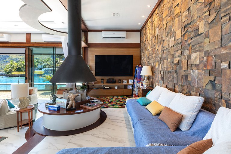 Ang064 - Luxury oceanfront villa in Angra os Reis