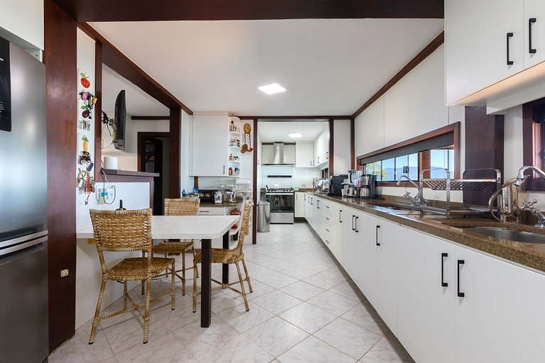 Ang064 - Luxury oceanfront villa in Angra os Reis
