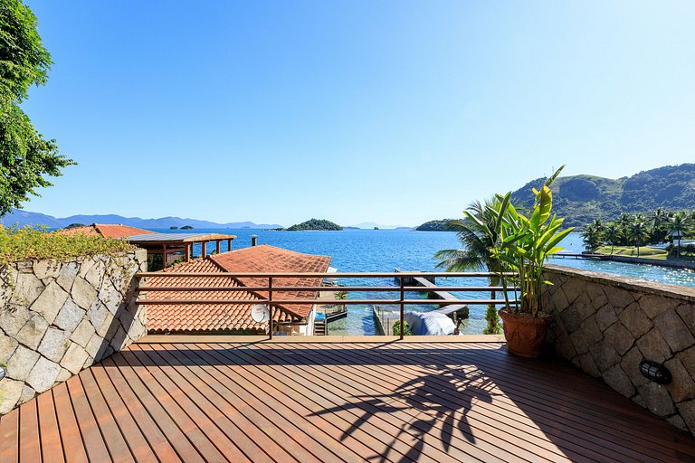 Ang064 - Luxury oceanfront villa in Angra os Reis