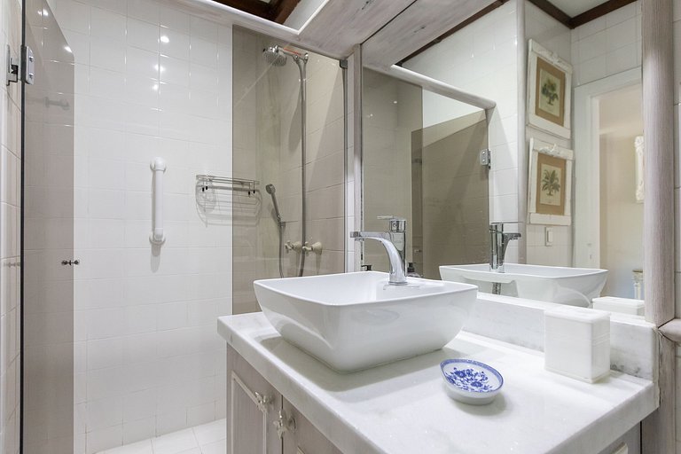 Ang064 - Maison de luxe en bord de mer à Angra dos Reis