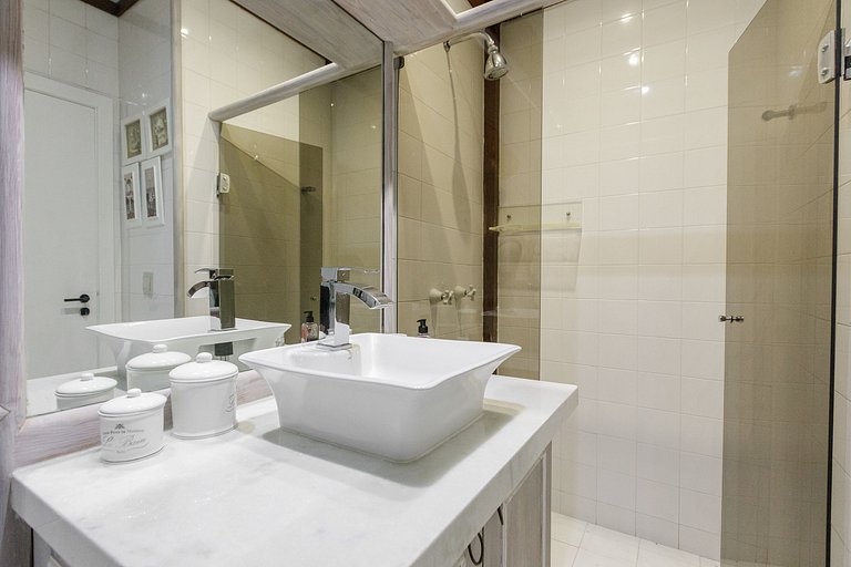 Ang064 - Luxury oceanfront villa in Angra os Reis