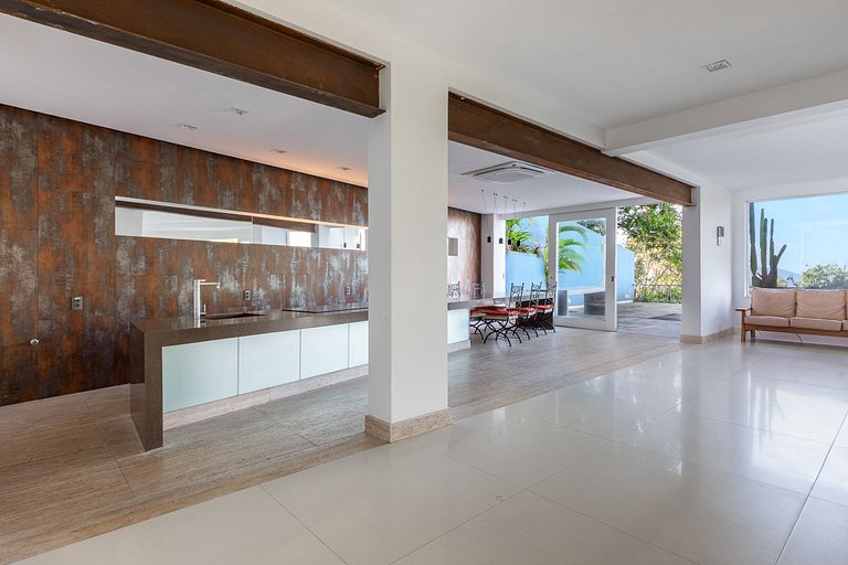 Rio096 - Beautiful 6 bedroom villa in Santa Teresa
