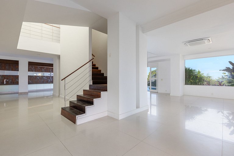 Rio096 - Beautiful 6 bedroom villa in Santa Teresa