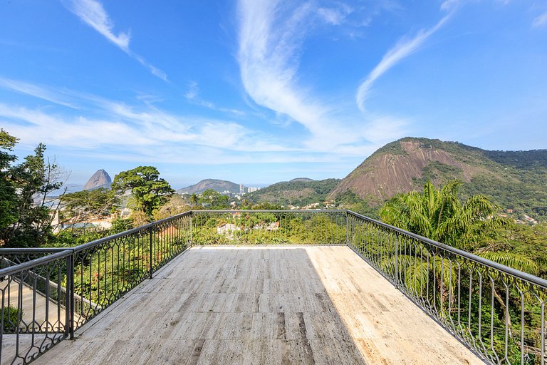 Rio096 - Beautiful 6 bedroom villa in Santa Teresa