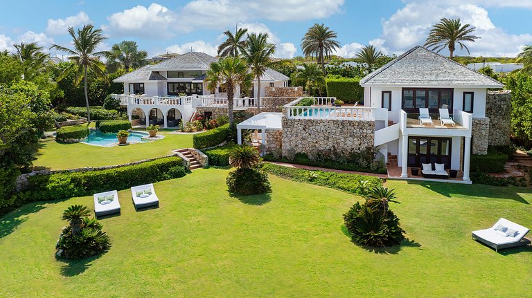 Aia004 – Elegant seafront villa in Little Harbour in Anguill