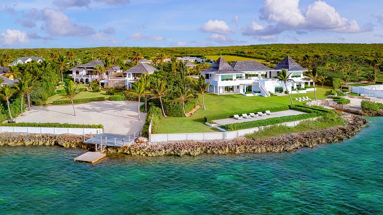 Aia004 – Elegant seafront villa in Little Harbour in Anguill