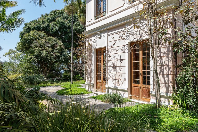 Rio013 - Vende-se imóvel histórico no Jardim Botânico