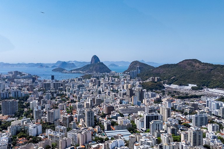 Rio013 - Casarão de luxo com piscina