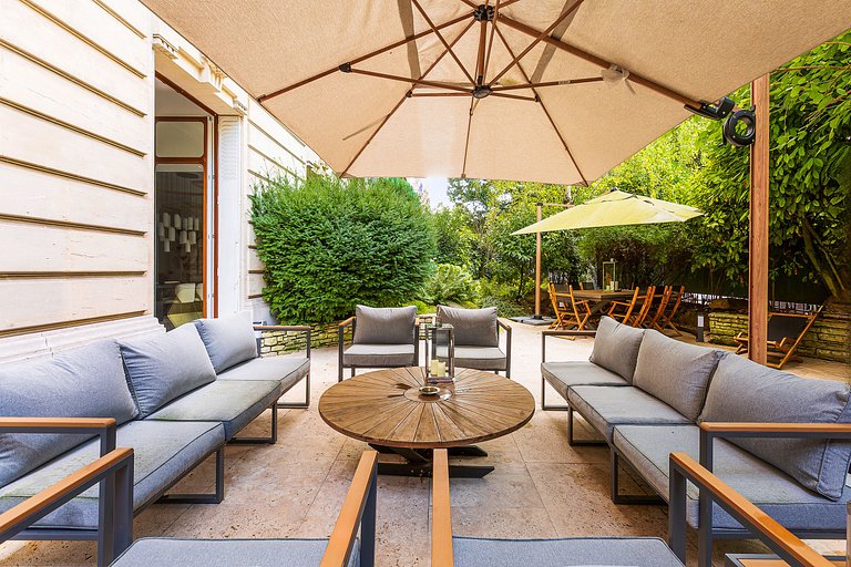 Par051 - Appartement luxueux avec jardin privé