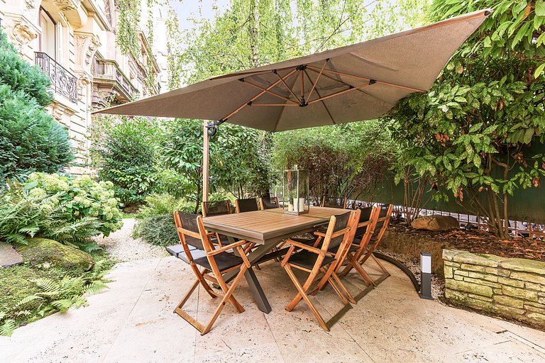Par051 - Luxury apartment with garden Avenue Foch