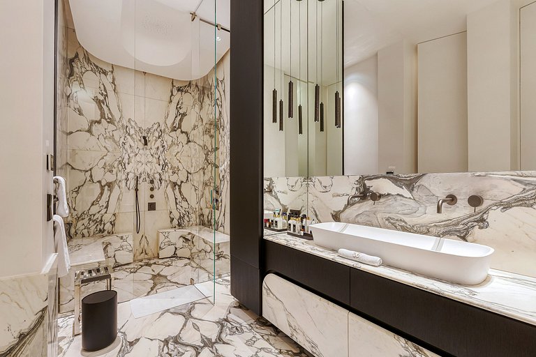 Par051 - Appartement luxueux avec jardin privé