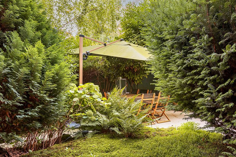 Par051 - Appartement luxueux avec jardin privé