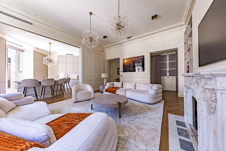 Par011 - Exceptional Apartment – Avenue Montaigne