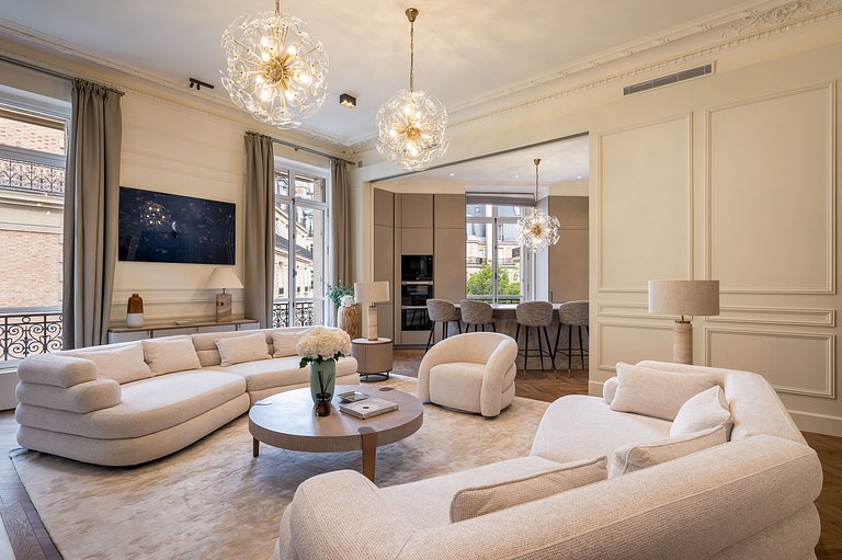 Par011 - Exceptional Apartment – Avenue Montaigne
