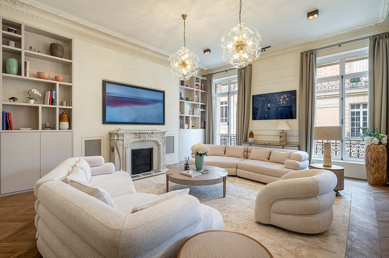 Par011 - Exceptional Apartment – Avenue Montaigne