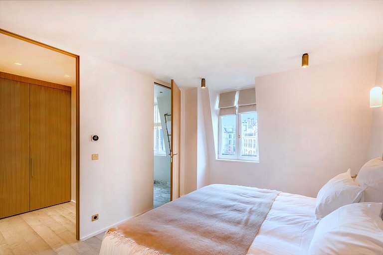 Par291 - Amazing 5 bedroom duplex in Triangle d'Or