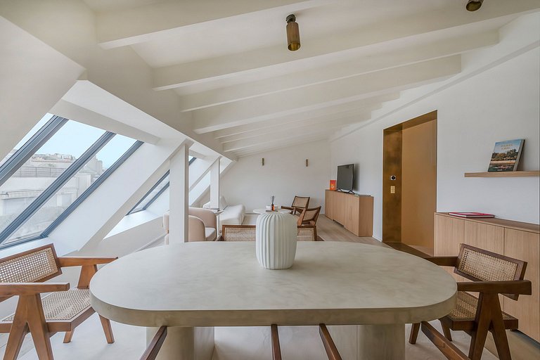 Par291 - Magnífico duplex no Triângulo de Ouro