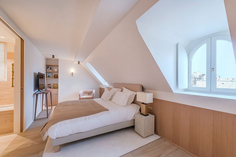 Par291 - Amazing 5 bedroom duplex in Triangle d'Or