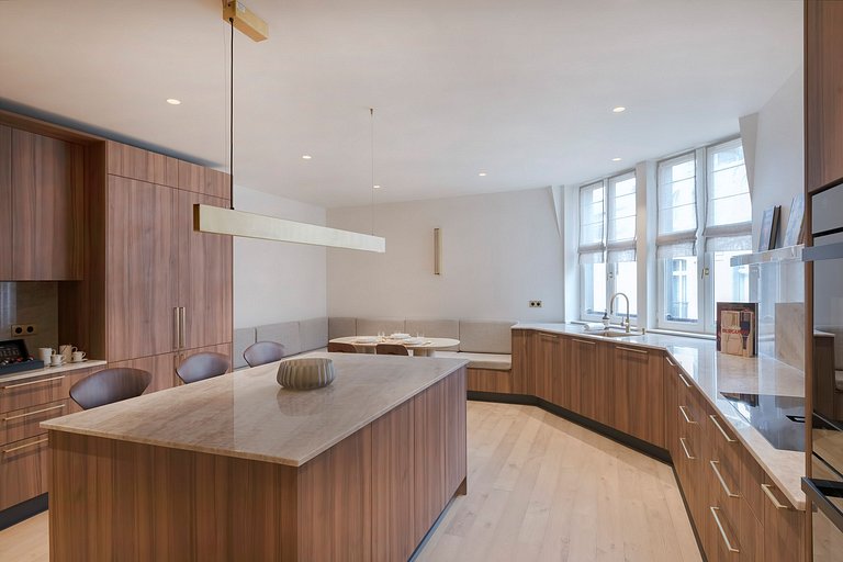 Par291 - Amazing 5 bedroom duplex in Triangle d'Or