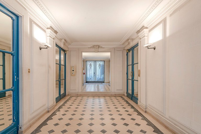 Par291 - Amazing 5 bedroom duplex in Triangle d'Or