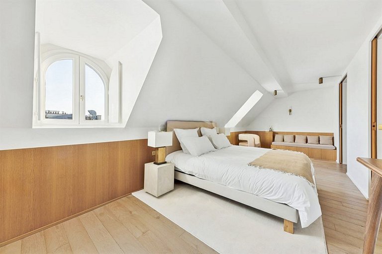 Par291 - Amazing 5 bedroom duplex in Triangle d'Or