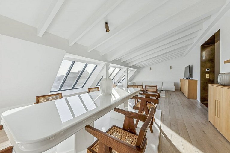 Par291 - Magnifique duplex dans le Triangle d'Or