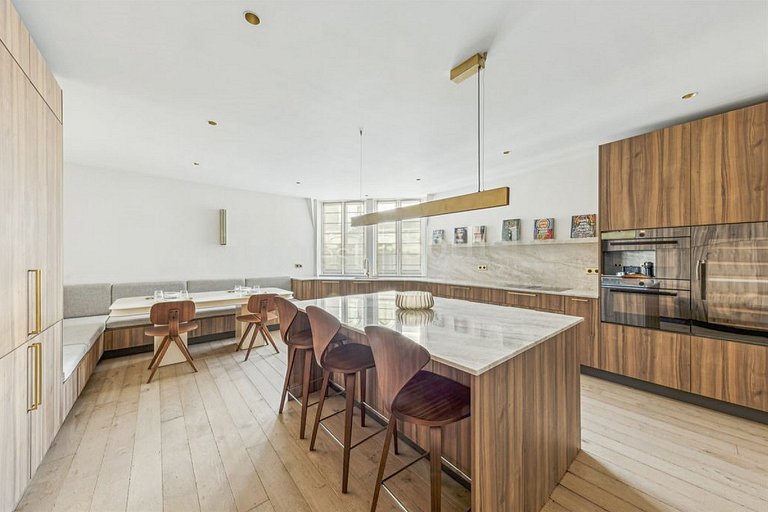 Par291 - Magnifique duplex dans le Triangle d'Or