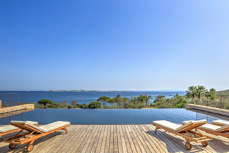 Car009 - Propriété de prestige à Cala Longa