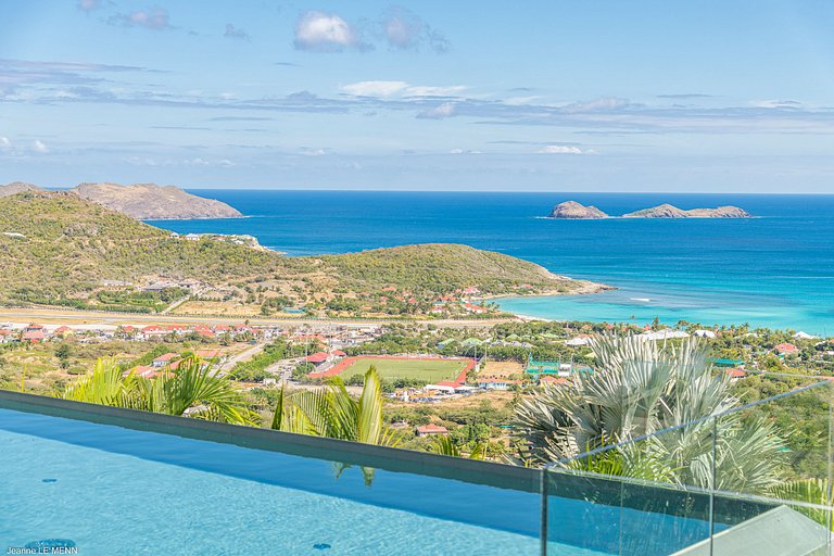 Stb007 – Villa moderna con vistas al mar en Lurin