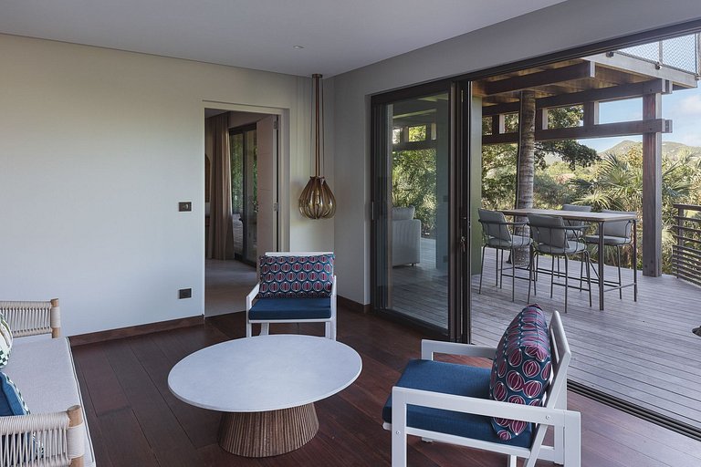 Stb004 – Villa contemporánea con vistas al mar en St. Jean