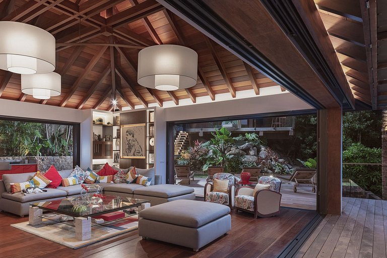 Stb004 – Villa contemporánea con vistas al mar en St. Jean