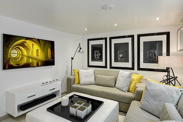 Brb012 – Modern beachfront villa in St. James