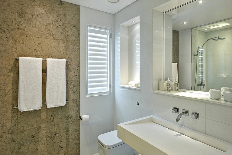 Brb012 – Modern beachfront villa in St. James