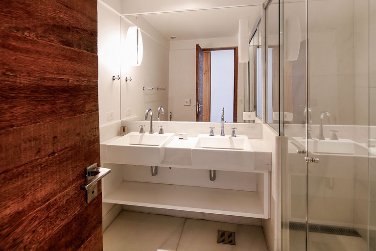 Rio028 - Cobertura de 6 quartos em Ipanema