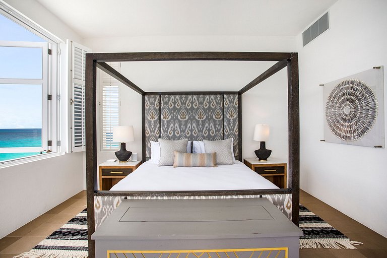 Aia009 – Elegant beachfront villa in Long Bay Beach