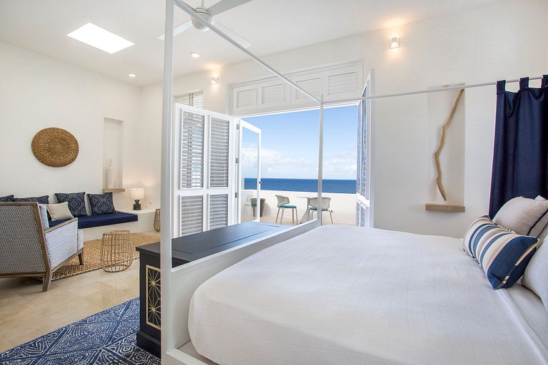 Aia009 – Villa moderne en bord de mer à Long Bay Beach